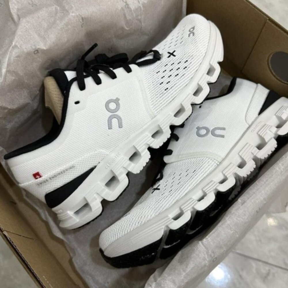On Running Women's Shoes - White and Black